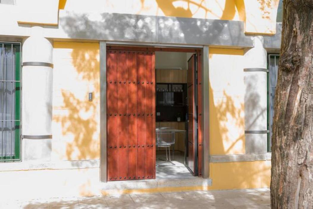 Apartamento A Estrenar Frente A La Plaza De Espana セビリア エクステリア 写真