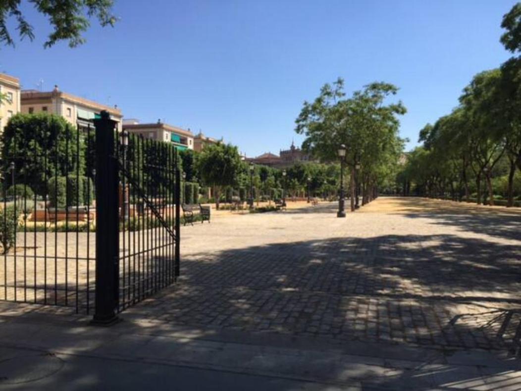 Apartamento A Estrenar Frente A La Plaza De Espana セビリア エクステリア 写真